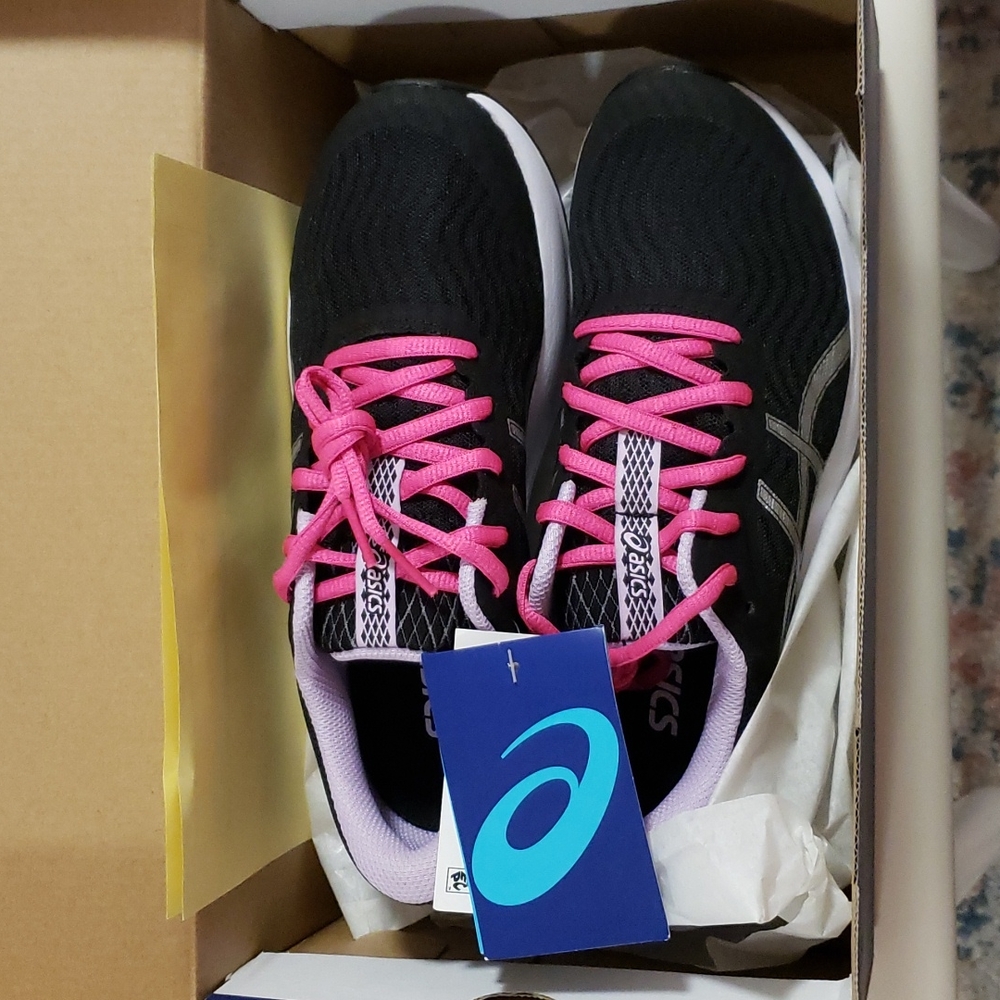 ASICS PATRIOT 12 WOMEN BLACK/PURE SILVER RUNNING SHOES BNWT